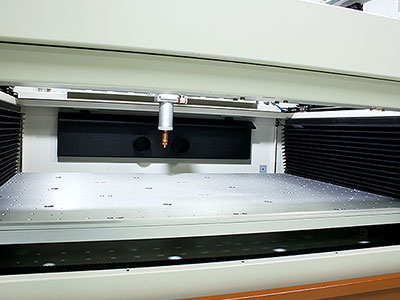 Automatic Table to Load up to 120 mm (4.7") Thick Objects fmc_autoTable